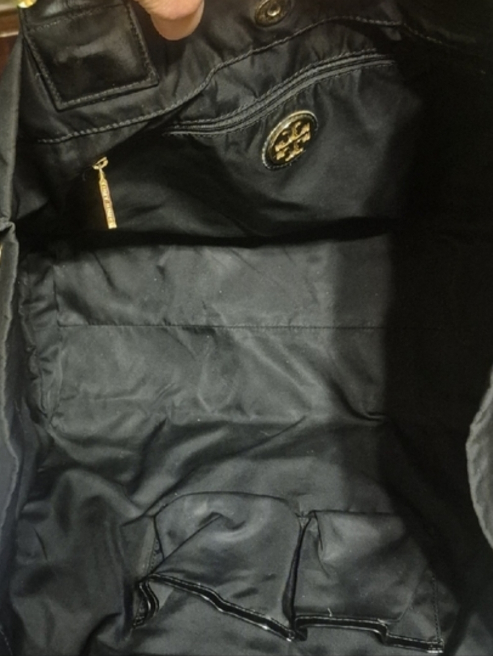 Authentic Tory Burch Black Nylon Tote with Glossy Patent Logo - Picture 4 of 5